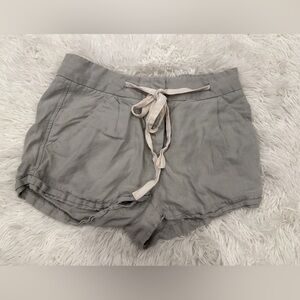 Aritzia Wilfred linen paper bag shorts| size 2